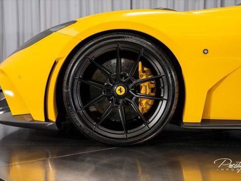Used 2018 Ferrari 812 Superfast RWD image 20