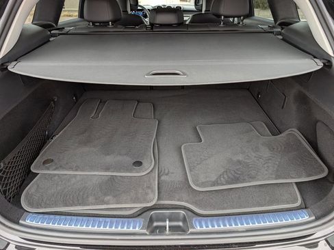 Used 2025 Mercedes-Benz GLC 350e 4MATIC image 29