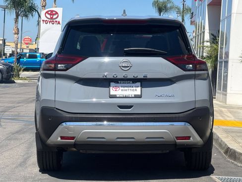 Used 2023 Nissan Rogue Platinum w/ Platinum Premium Package FWD image 6