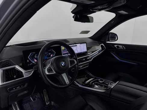 Used 2024 BMW X7 xDrive40i w/ Executive Package image 9