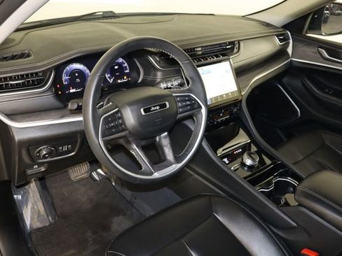 Used 2023 Jeep Grand Cherokee Limited w/ Black Appearance Package image 27