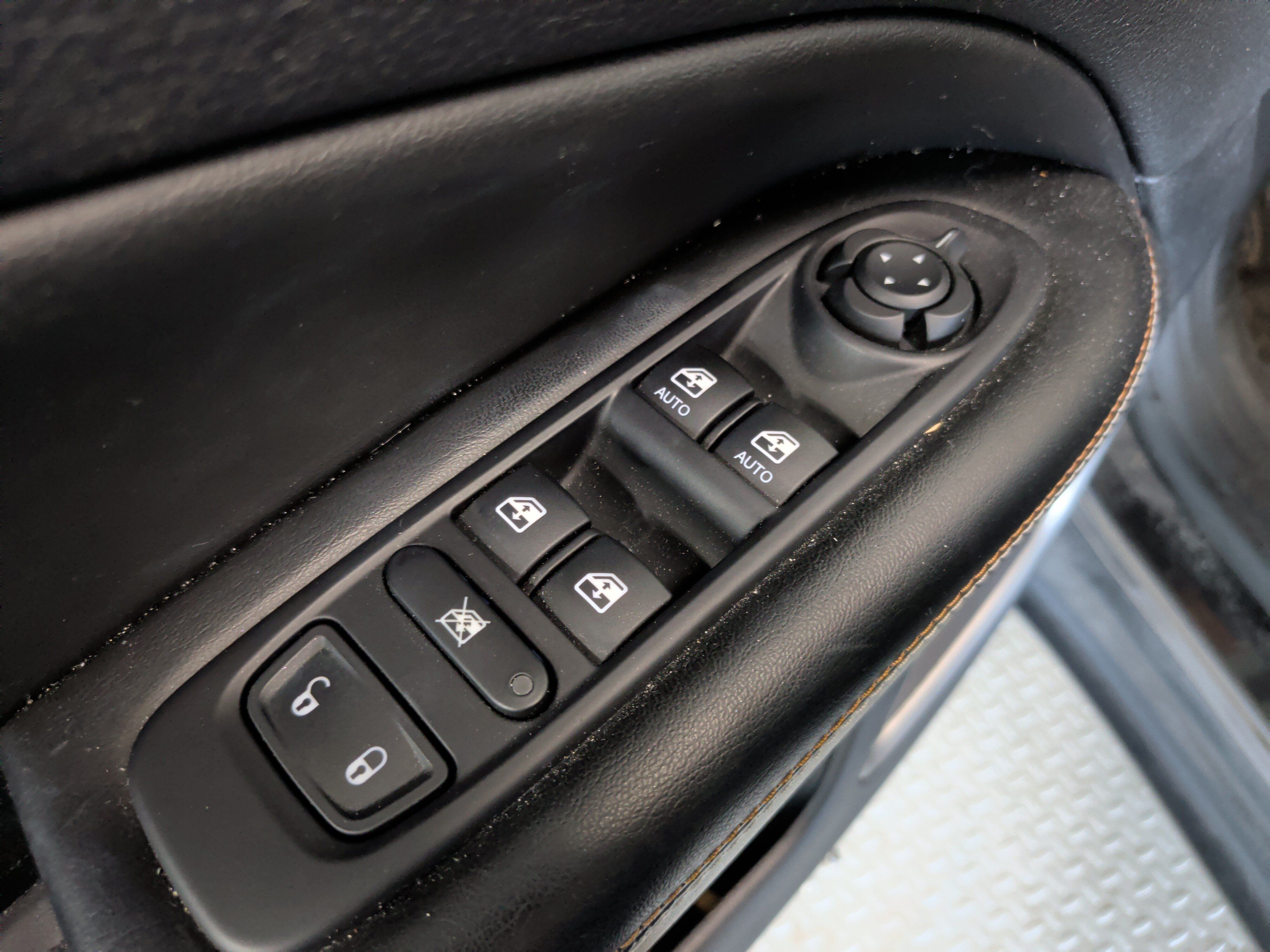 Used 2019 Jeep Compass Latitude w/ Cold Weather Group AWD/4WD image 14