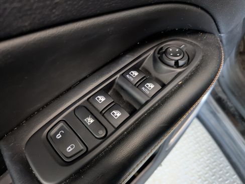 Used 2019 Jeep Compass Latitude w/ Cold Weather Group AWD/4WD image 14
