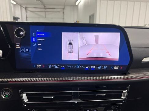 New 2026 Chevrolet Traverse High Country AWD/4WD image 11