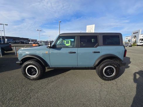 Used 2021 Ford Bronco Badlands image 6