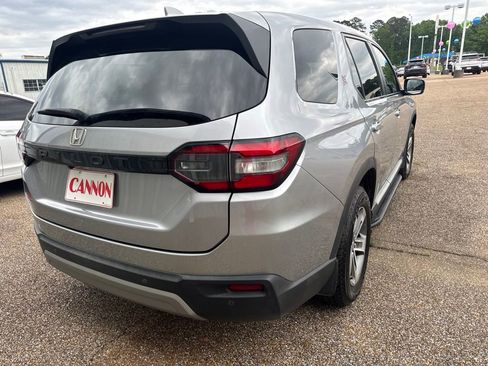 Used 2023 Honda Pilot EX-L image 3