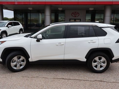Used 2021 Toyota RAV4 XLE FWD image 6