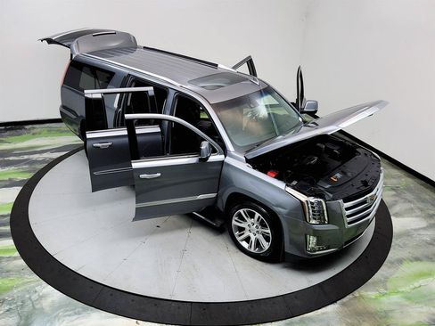 Used 2019 Cadillac Escalade ESV Premium Luxury AWD/4WD image 39