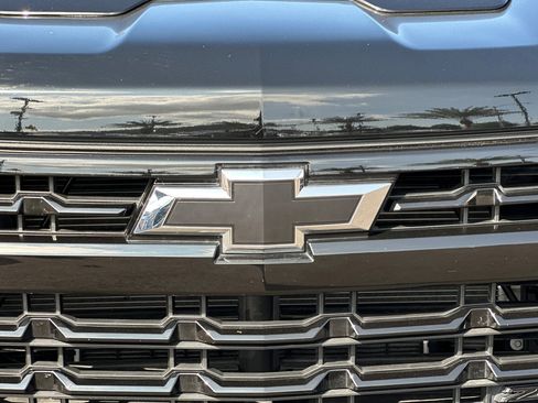 Used 2024 Chevrolet Silverado 1500 LT Trail Boss w/ Convenience Package II image 39