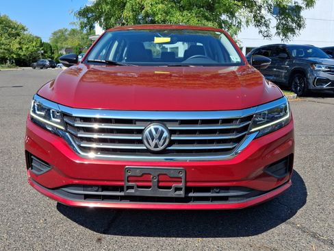Certified 2022 Volkswagen Passat 2.0T FWD image 2