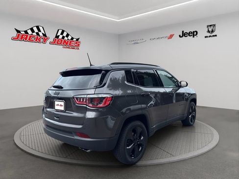 Used 2019 Jeep Compass Latitude AWD/4WD image 11