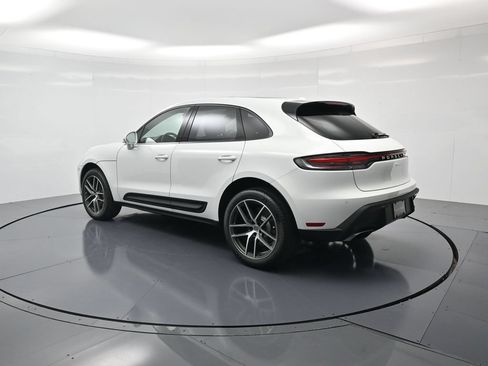 Certified 2026 Porsche Macan AWD/4WD image 3