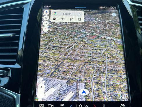 Used 2023 Volvo XC90 B6 Plus image 32