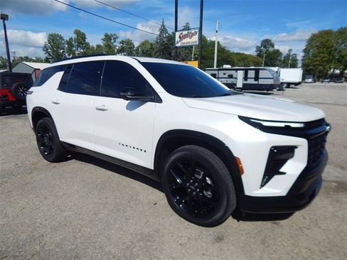 Used 2025 Chevrolet Traverse RS AWD/4WD image 2