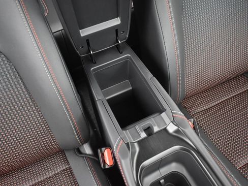 Used 2026 Nissan Kicks SR image 23