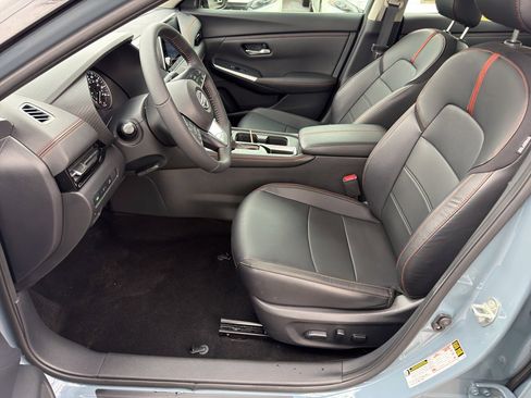 Used 2024 Nissan Sentra SR w/ SR Premium Package image 16