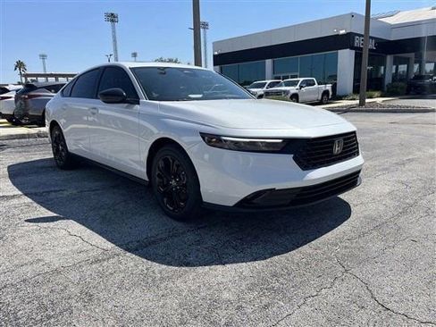 Used 2025 Honda Accord SE image 2