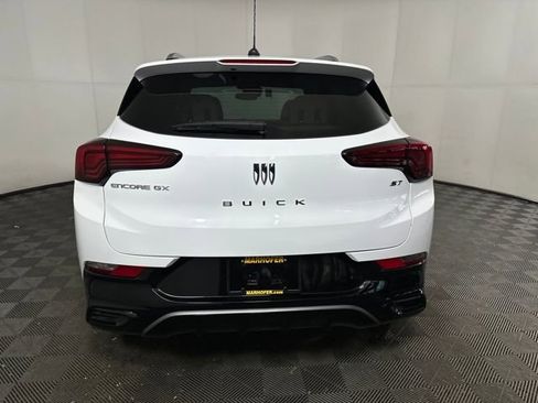 Used 2024 Buick Encore GX Sport Touring image 4