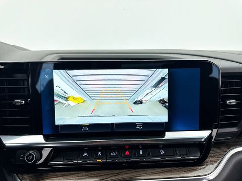 Used 2024 Chevrolet Silverado 1500 LT image 23