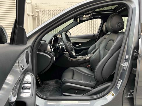 Used 2021 Mercedes-Benz C 300 Sedan w/ AMG Line image 4