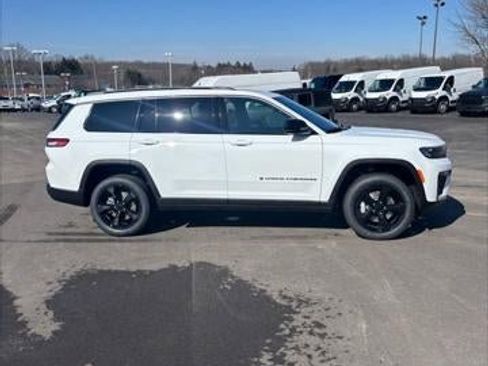 New 2026 Jeep Grand Cherokee L Limited image 30