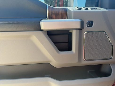 Used 2019 Ford F150 Lariat AWD/4WD image 8