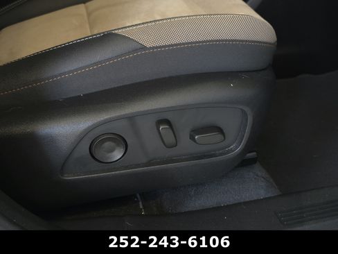 Used 2025 Chevrolet Equinox ACTIV w/ Safety and Technology Package FWD image 43