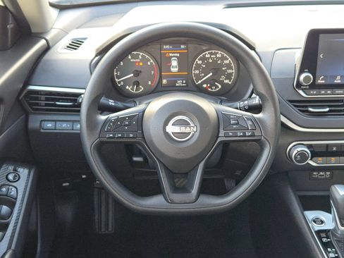 Certified 2025 Nissan Altima 2.5 S FWD image 19