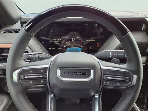 New 2026 GMC Yukon Denali w/ Denali Reserve Package image 10