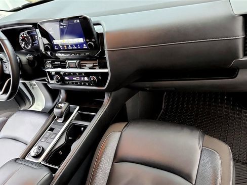 Used 2023 Nissan Pathfinder SL w/ SL Premium Package image 28