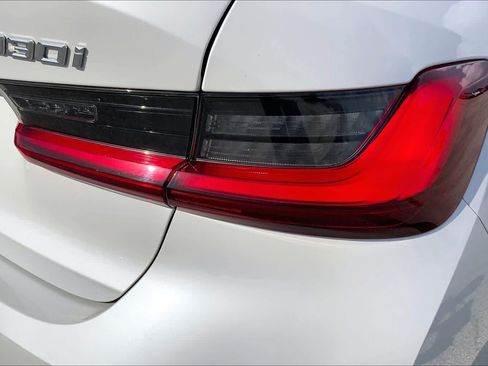 Used 2022 BMW 330i Sedan w/ Premium Package 2 RWD image 30