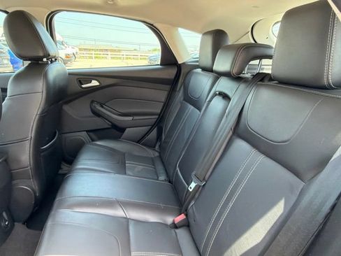 Used 2014 Ford Focus SE w/ Equipment Group 201A FWD image 21