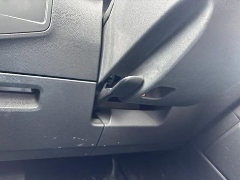 Used 2019 Volkswagen Tiguan SE image 25