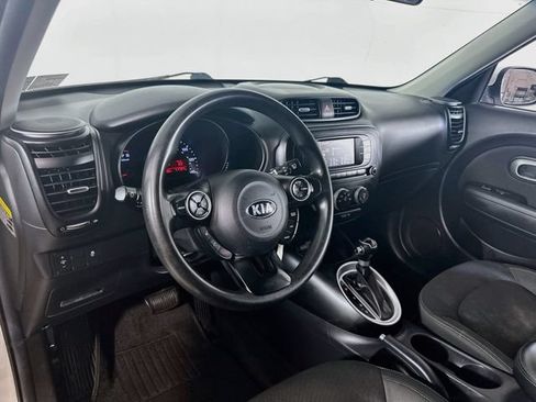 Used 2017 Kia Soul FWD image 17