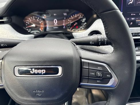 Used 2024 Jeep Compass Latitude AWD/4WD image 25