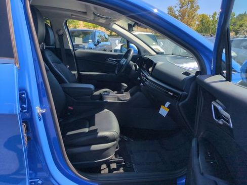 Certified 2026 Kia Sportage EX w/ EX Panorama Roof Package FWD image 30