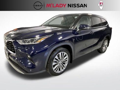 Used 2020 Toyota Highlander Platinum image 4