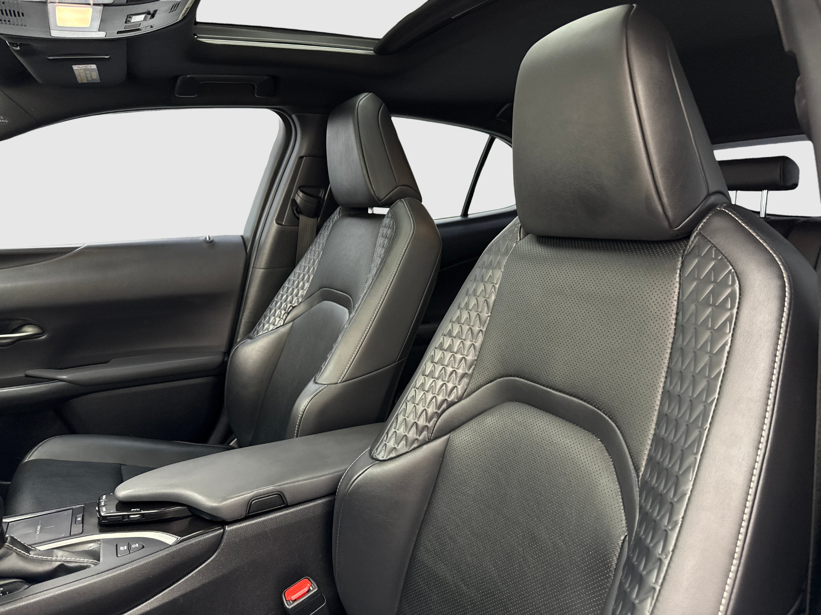 Used 2021 Lexus UX 250h w/ Premium Package AWD/4WD image 15