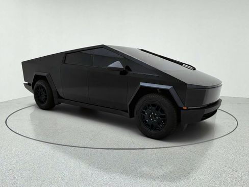 Used 2025 Tesla Cybertruck 2WD Crew Cab image 5