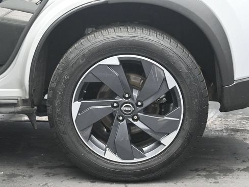 Used 2024 Nissan Rogue SV FWD image 29