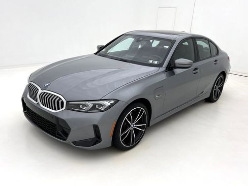 Certified 2023 BMW 330e xDrive w/ M Sport Package image 4