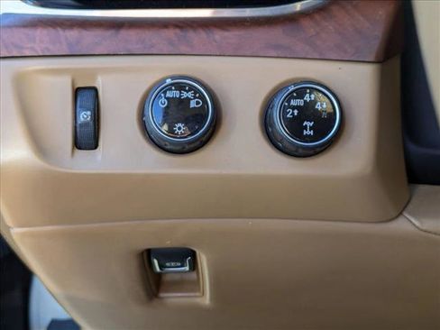 Used 2016 Cadillac Escalade Platinum image 9