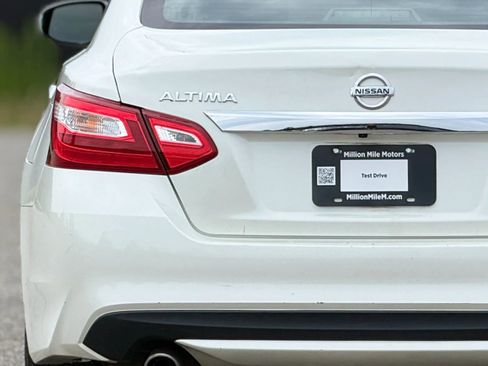 Used 2016 Nissan Altima 2.5 SL w/ 2.5 Technology w/LED Package FWD image 13