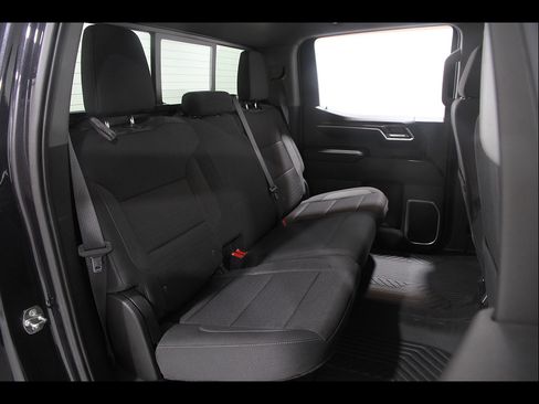 Certified 2022 Chevrolet Silverado 1500 LT w/ Z71 Off-Road Package AWD/4WD image 17