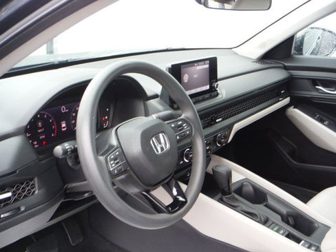 Used 2023 Honda Accord EX image 12