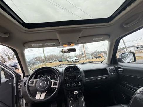 Used 2011 Jeep Patriot Latitude w/ Sun/Sound Group image 14