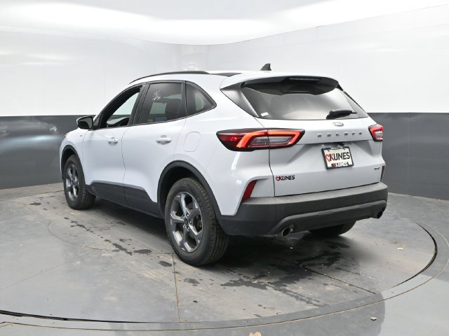 Used 2025 Ford Escape ST-Line Select AWD/4WD image 10