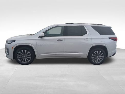 Used 2023 Chevrolet Traverse Premier w/ LPO, Floor Liner Package AWD/4WD image 2