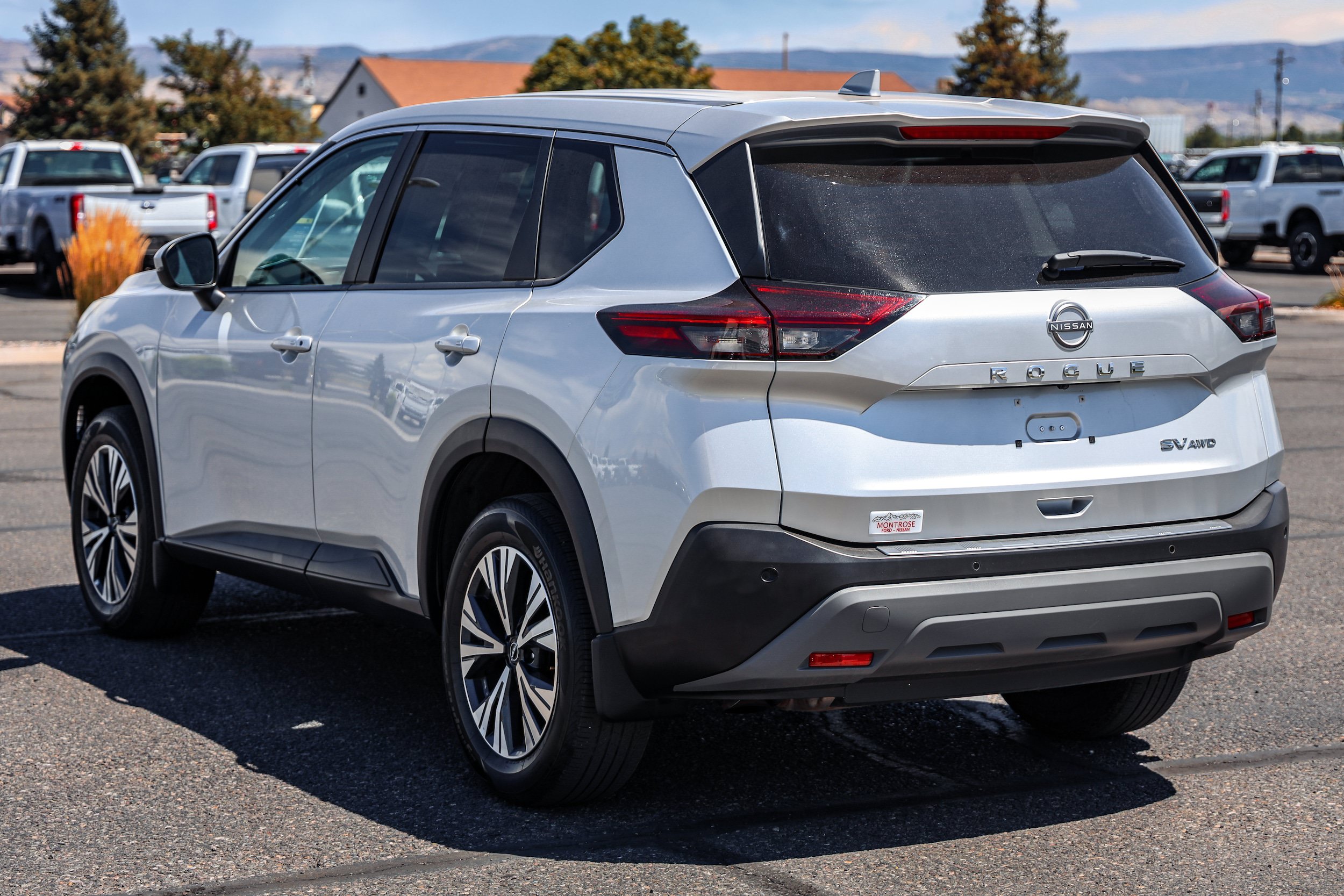 Used 2022 Nissan Rogue SV AWD/4WD image 6