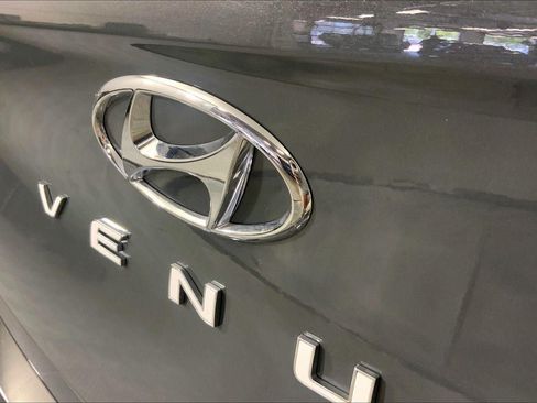 Used 2025 Hyundai Venue SEL FWD image 8